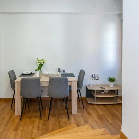 Agora Apartment *