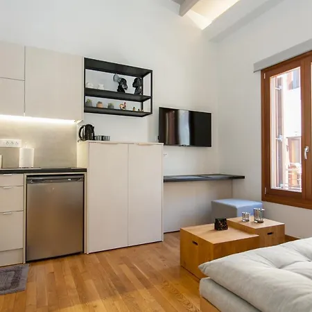 Agora Apartment *